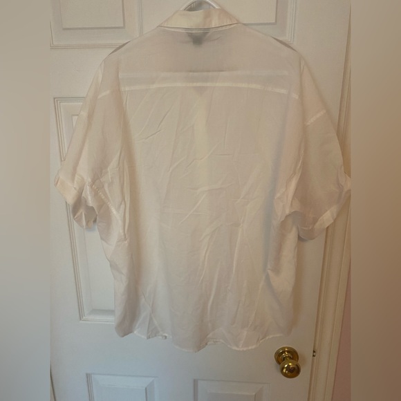 ⭐️Roots Button Down Short Sleeve Shirt⭐️ - Picture 3 of 5